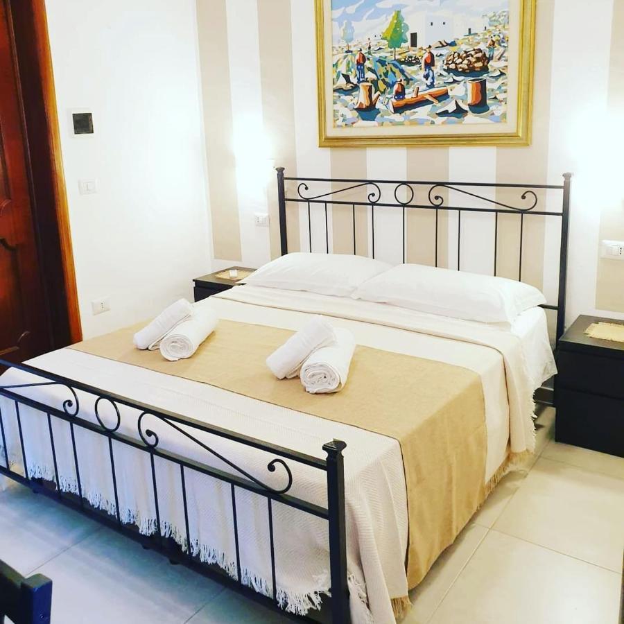 Chalet Del Mare Bed & Breakfast Porto Cesareo Bagian luar foto