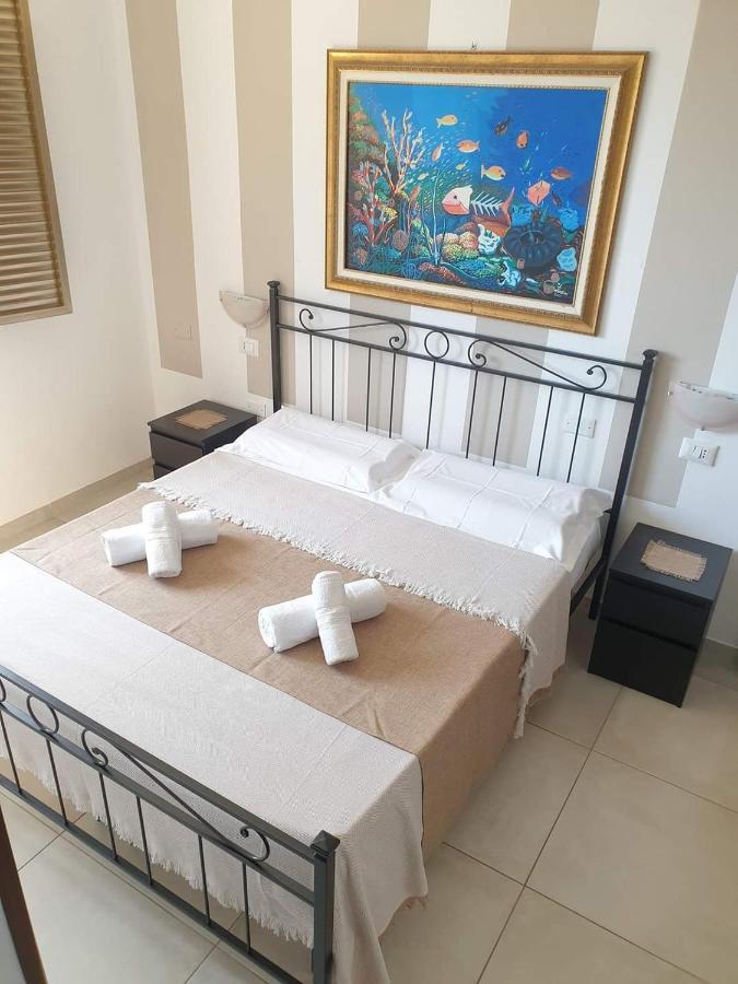 Chalet Del Mare Bed & Breakfast Porto Cesareo Bagian luar foto